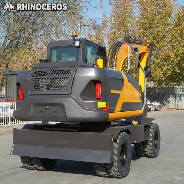 Second image of RH75L Wheel Excavator